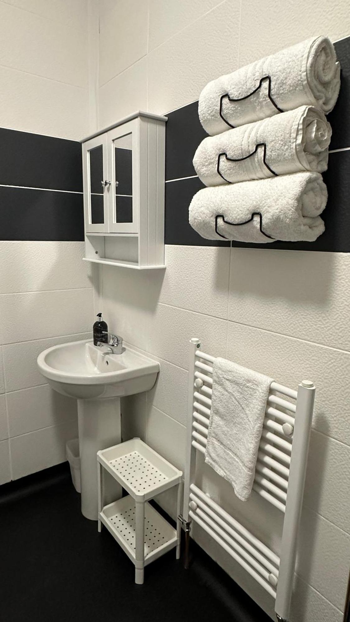 Modern 2 Bed Near Turf Moor Football Stadium, Parks, Canal And Lake Burnley Luaran gambar